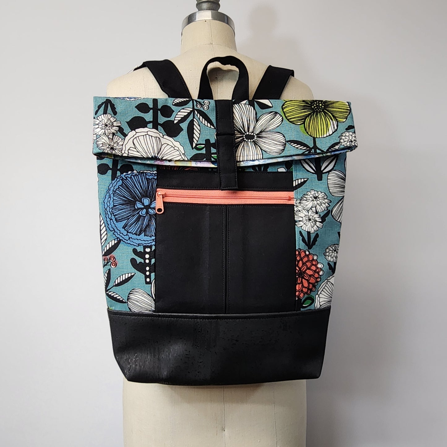 
                  
                    Backpack Bag in Big Floral Turquoise
                  
                