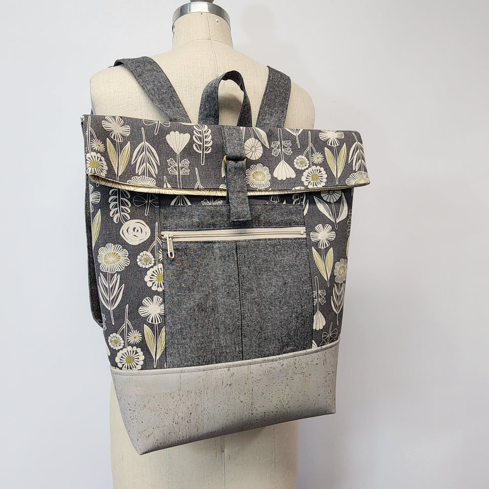 Backpack Bag in Simple Flower Gray