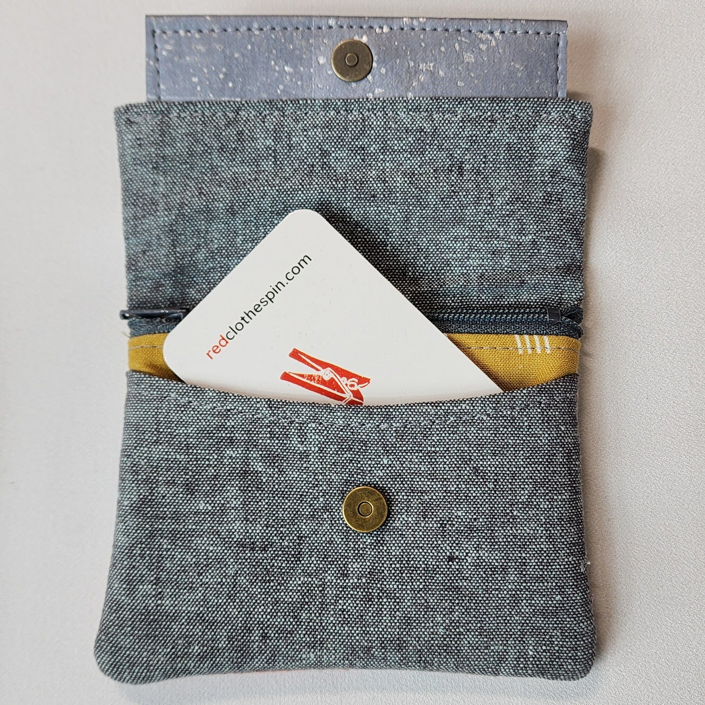 
                  
                    Card Wallet in Graphic Circles
                  
                