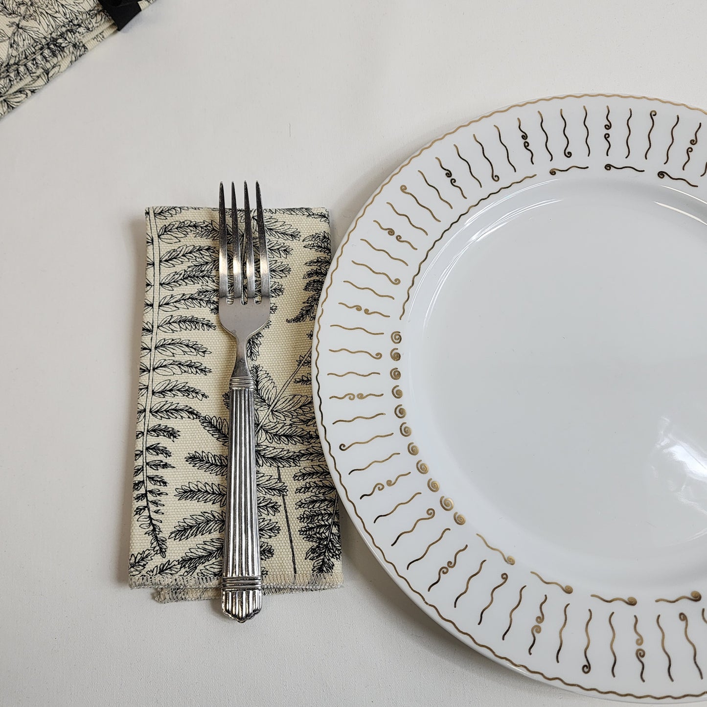 
                  
                    Dinner Napkin Set in Ferns on Ivory
                  
                