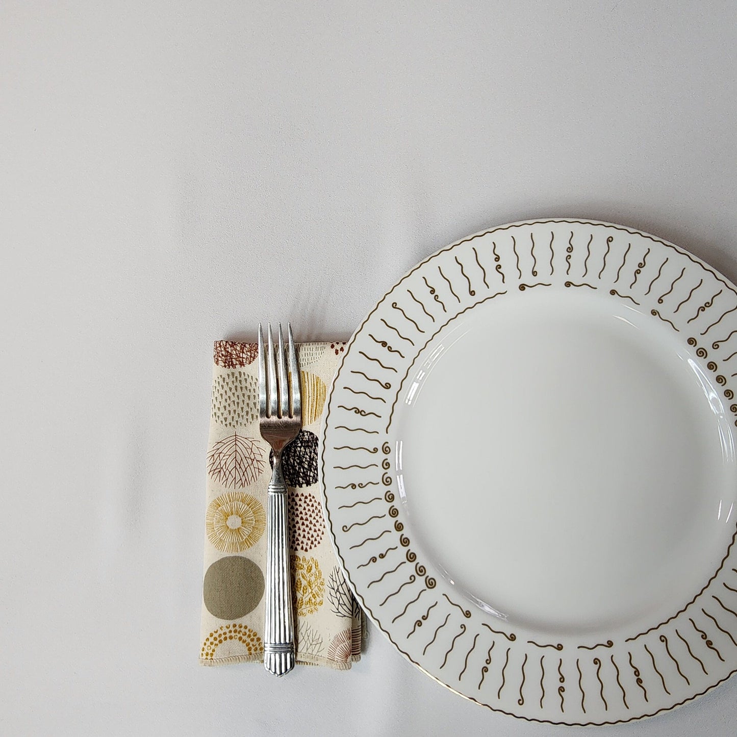 
                  
                    Dinner Napkin Set in Small Fall Circles
                  
                
