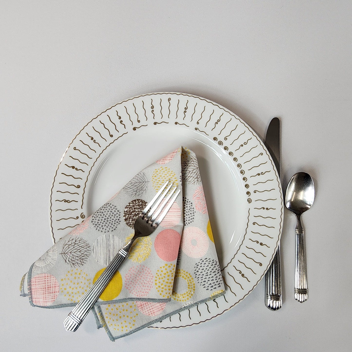 
                  
                    Dinner Napkin Set in Small Spring Circles
                  
                