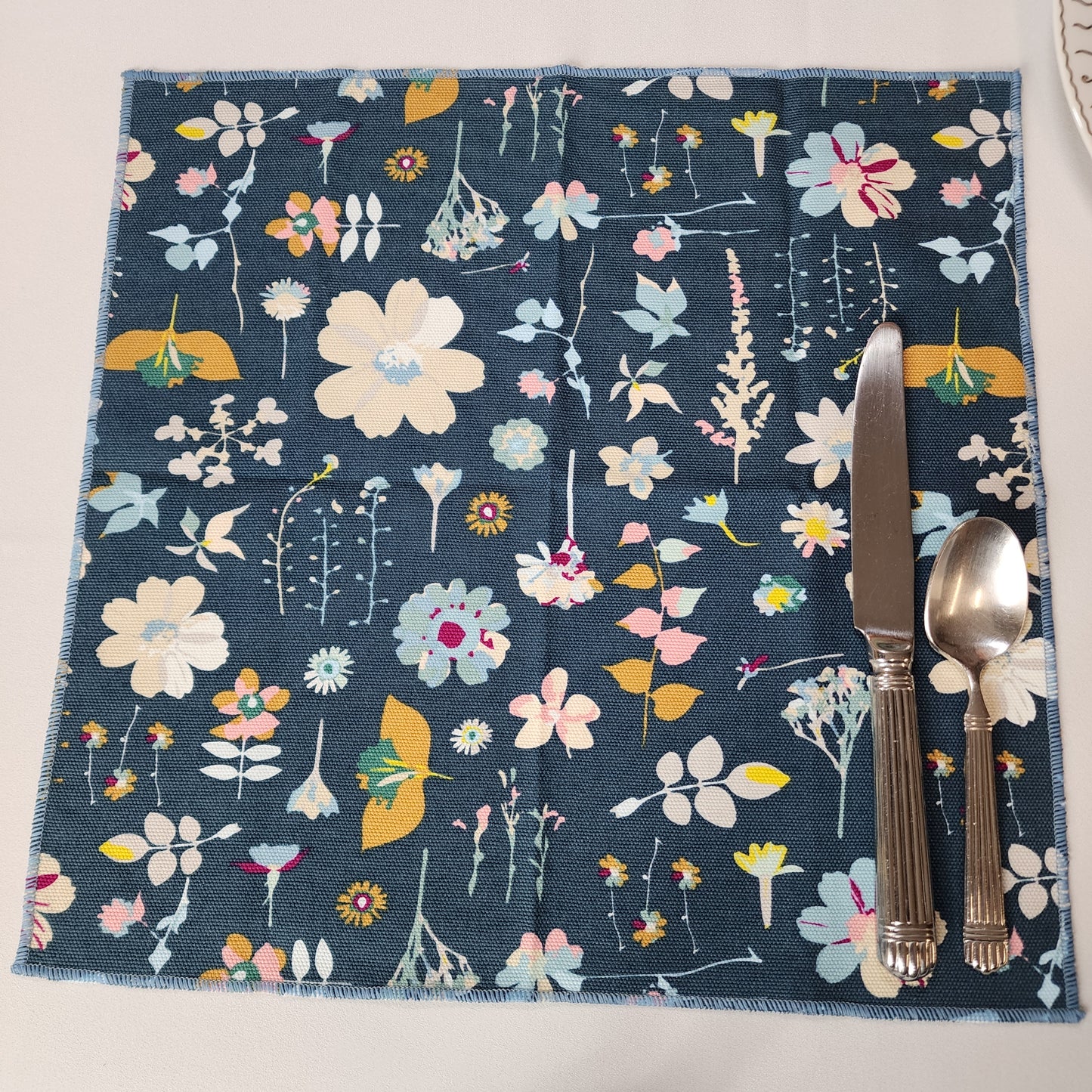 
                  
                    Dinner Napkin Set in Garden Dreamer
                  
                