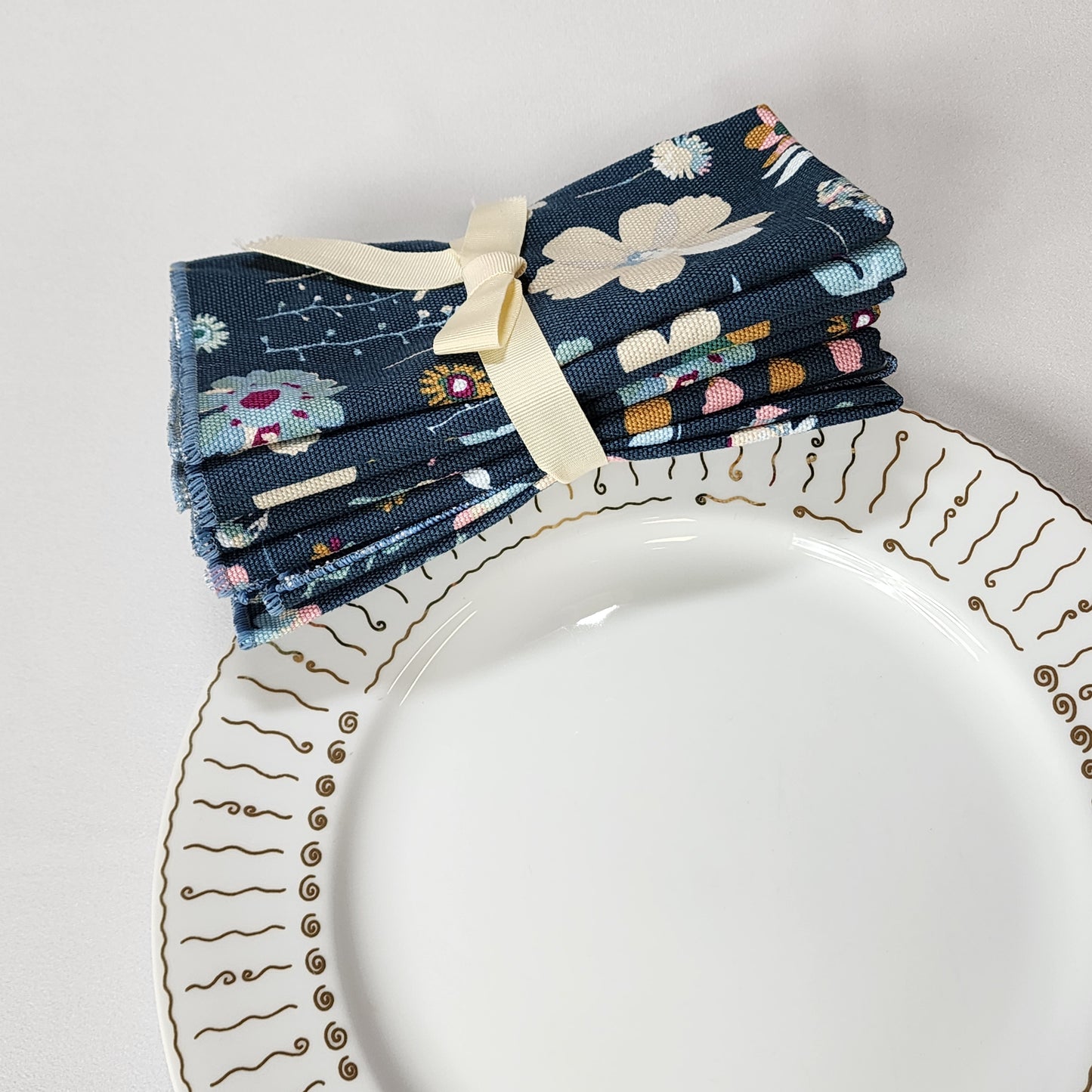
                  
                    Dinner Napkin Set in Garden Dreamer
                  
                