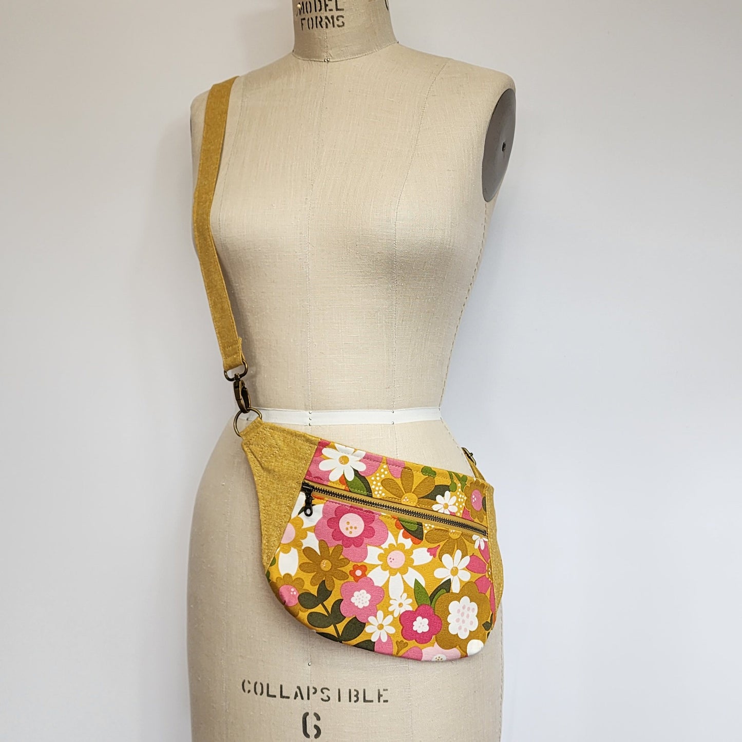 
                  
                    Fanny Pack in Joyful June Floral
                  
                