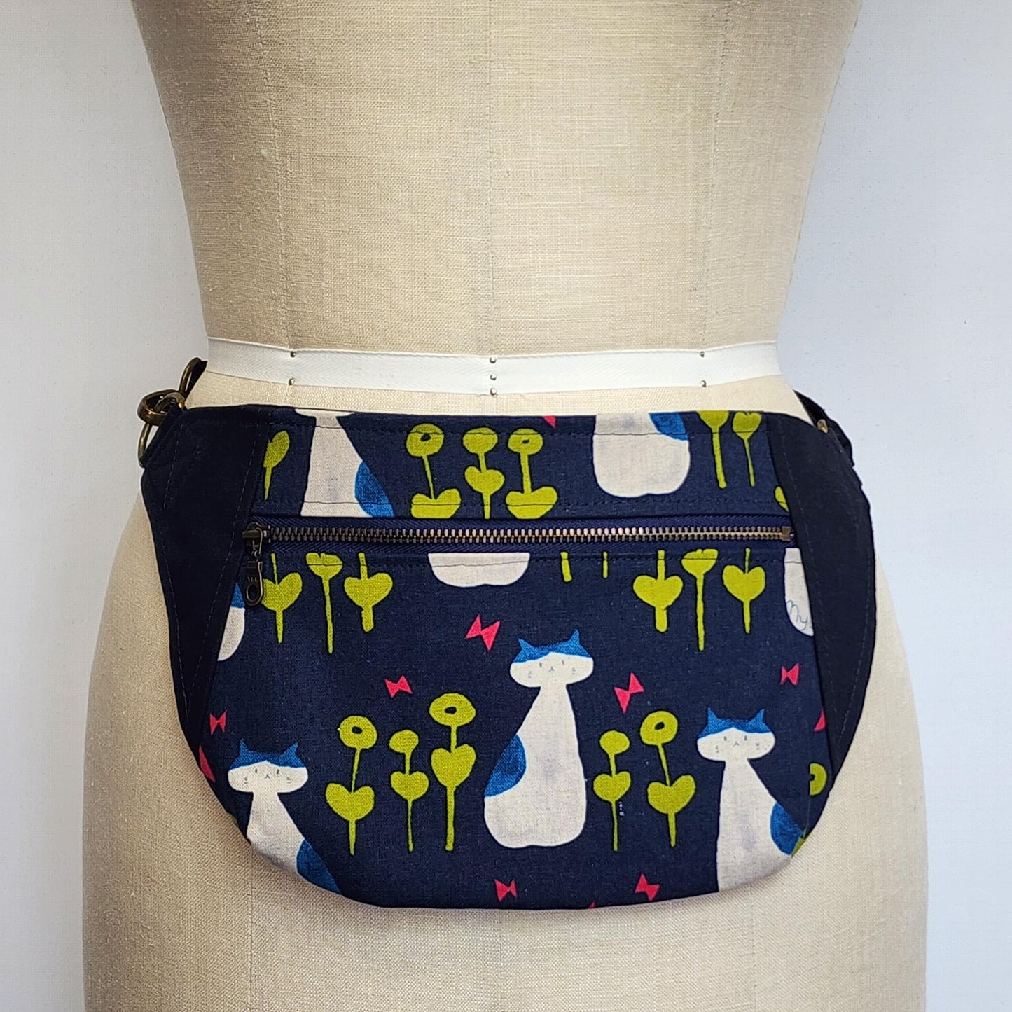 
                  
                    Fanny Pack in Nya Cats
                  
                