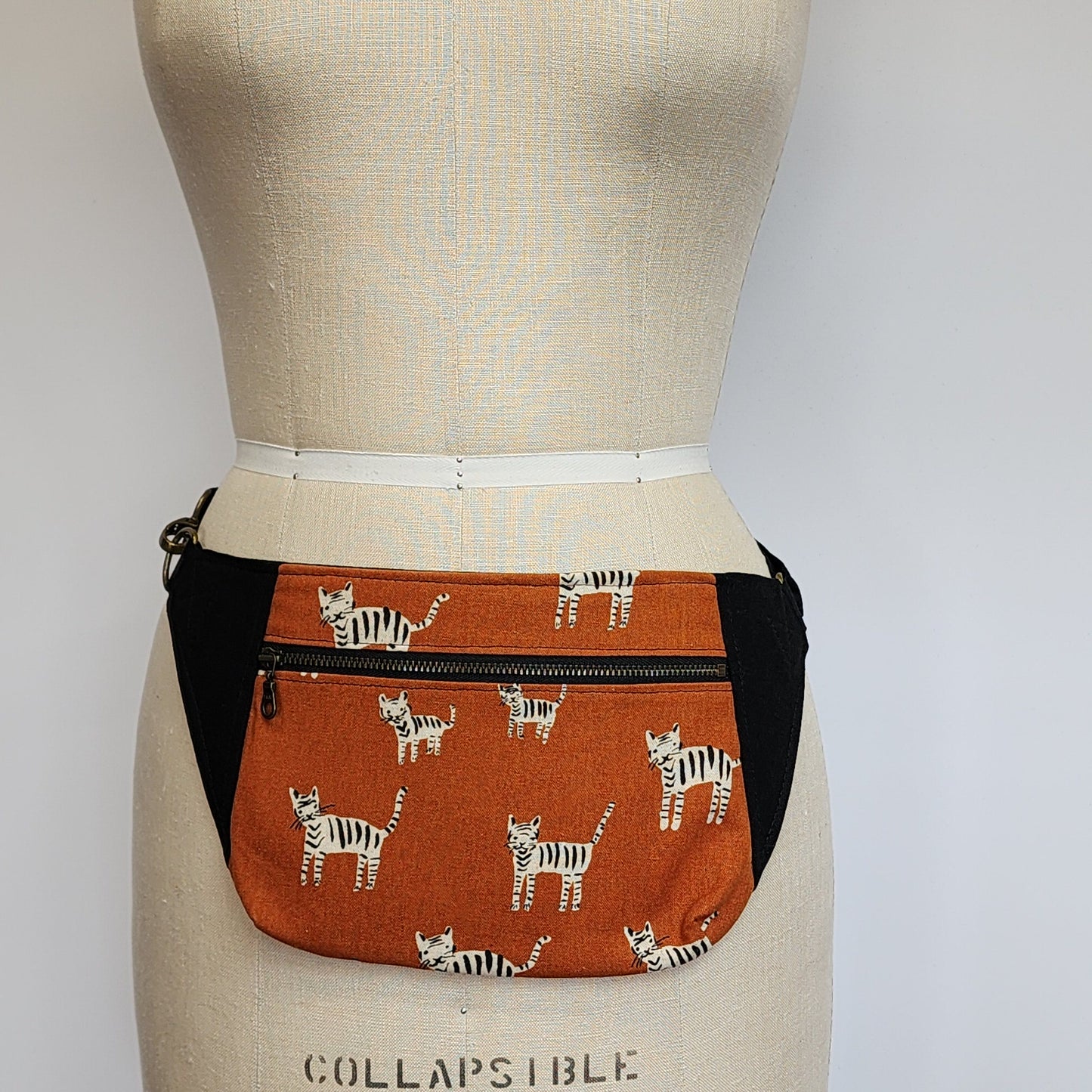 
                  
                    Fanny Pack in Tiger Kitties
                  
                
